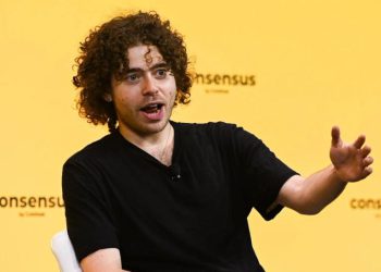 Shayne Coplan Speaks at Cantor Conference