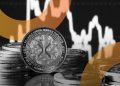 Altcoins Defy Bitcoin Slump as XRP, Solana Notch Double-Digit Gains