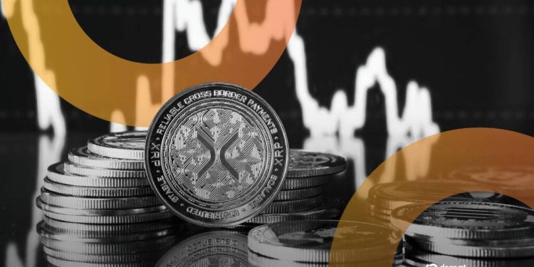 Altcoins Defy Bitcoin Slump as XRP, Solana Notch Double-Digit Gains