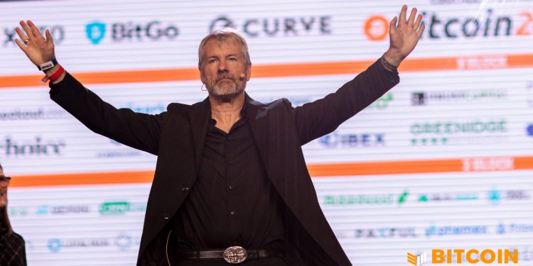 Strategy ($MSTR) Falls 15% As Investors Brace For Earnings